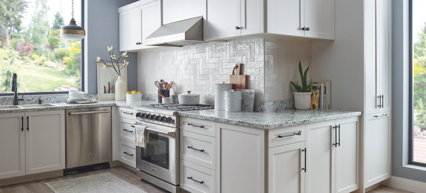 Top Knobs White kitchen with Regent's Park (Ormonde) hardware, available at Shoreline Cabinet Company in Wilmington, NC